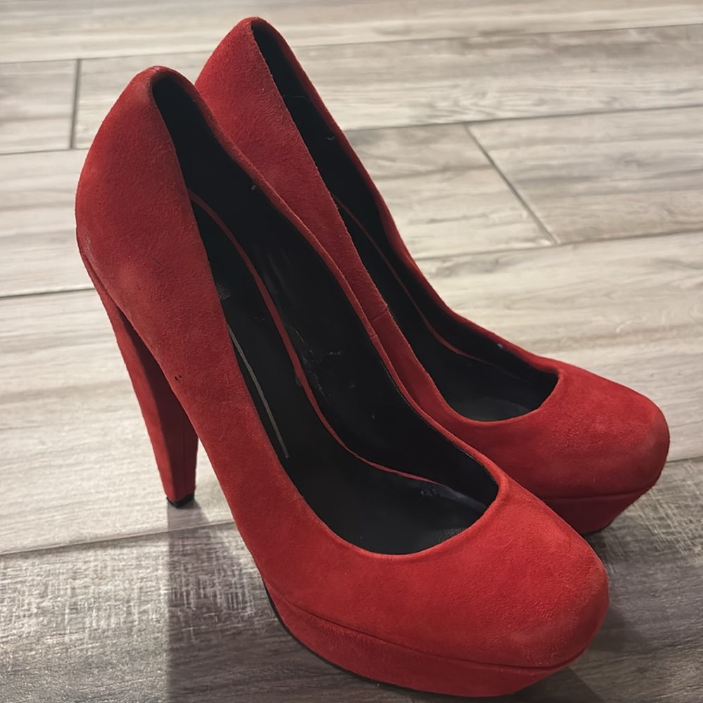 Dolce Vita size 7 platform heels in great condition